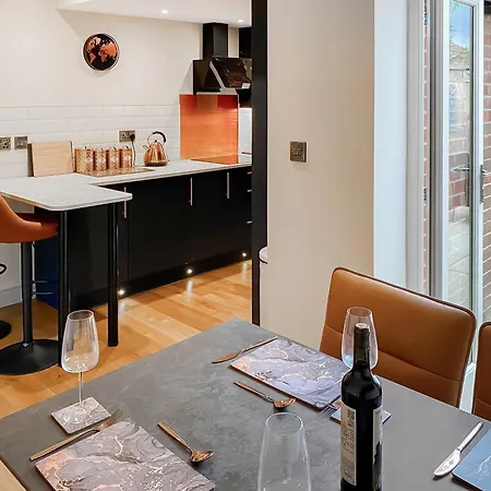 Lily Pad - Uk49104 Helmsley